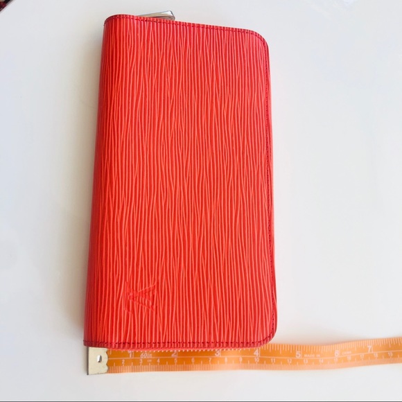 LV Epi leather wallet - Picture 7 of 9